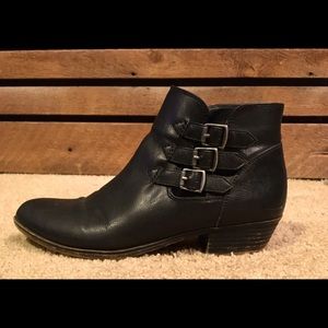 Black ankle booties!